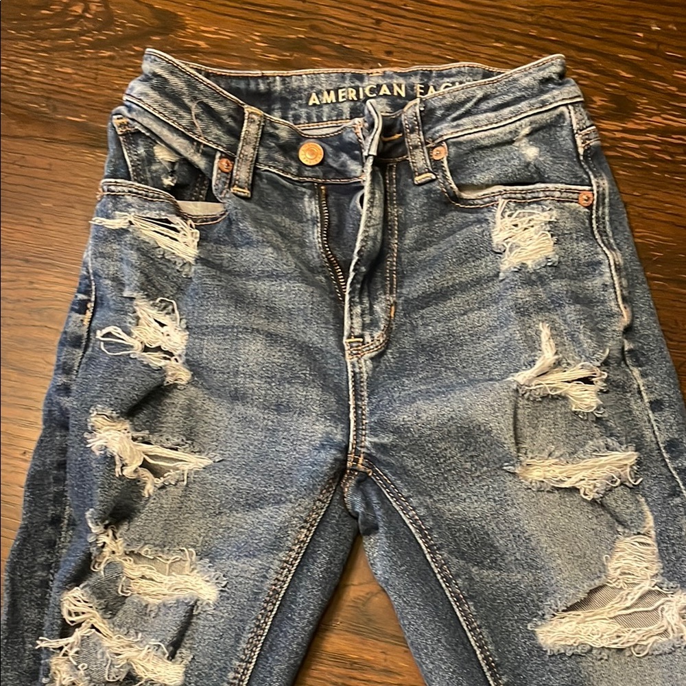 American Eagle Outfitters Women's Distressed Blue Jeans